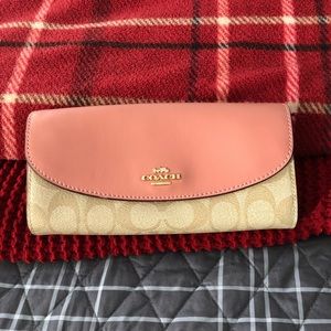 Coach wallet never used-make offer